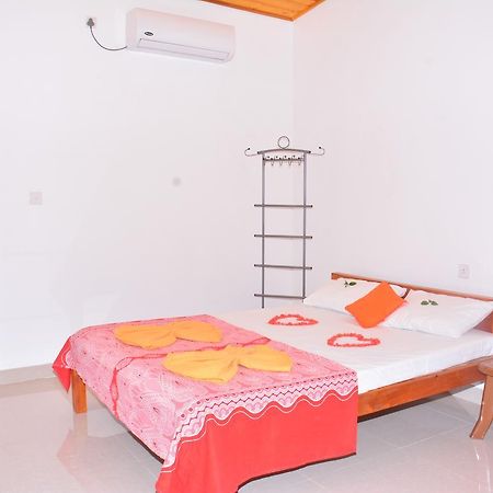 Pleasant Park Holiday Inn Trincomalee Eksteriør billede