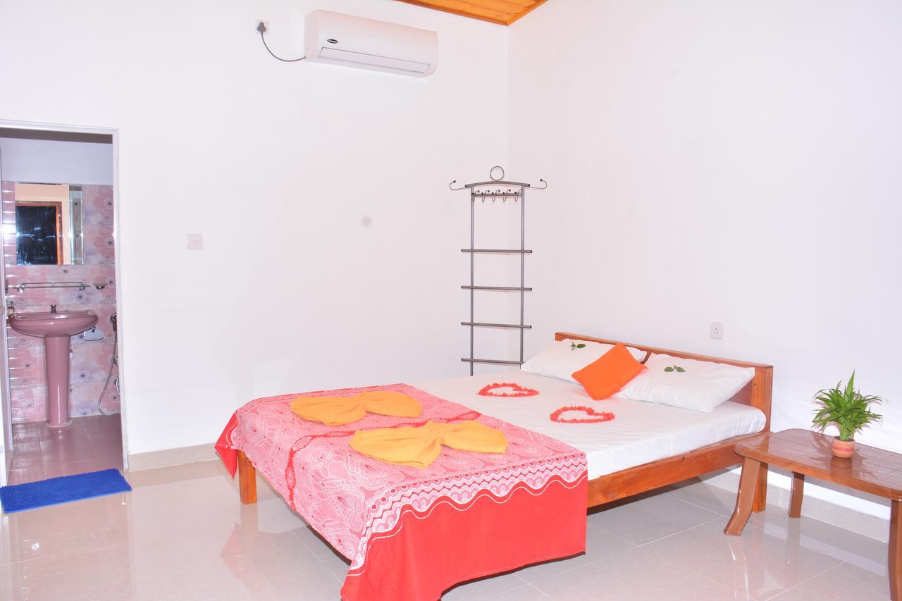 Pleasant Park Holiday Inn Trincomalee Eksteriør billede